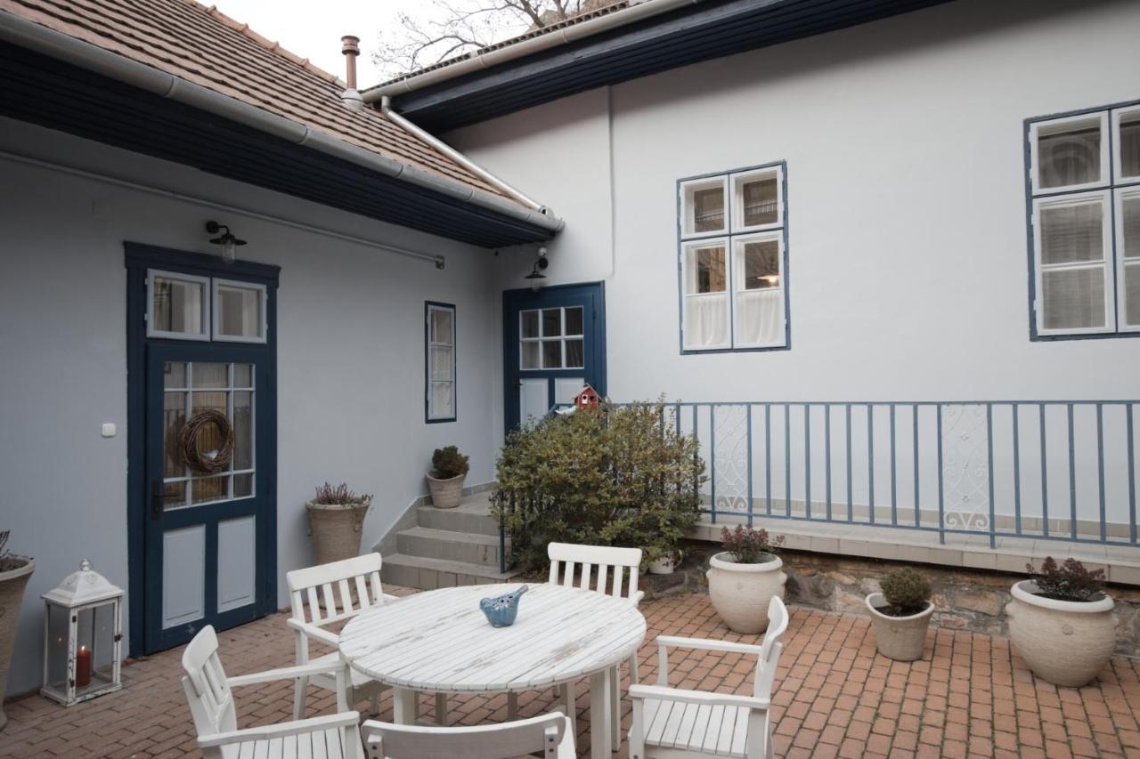 Ister Guesthouse Esztergom Exterior foto