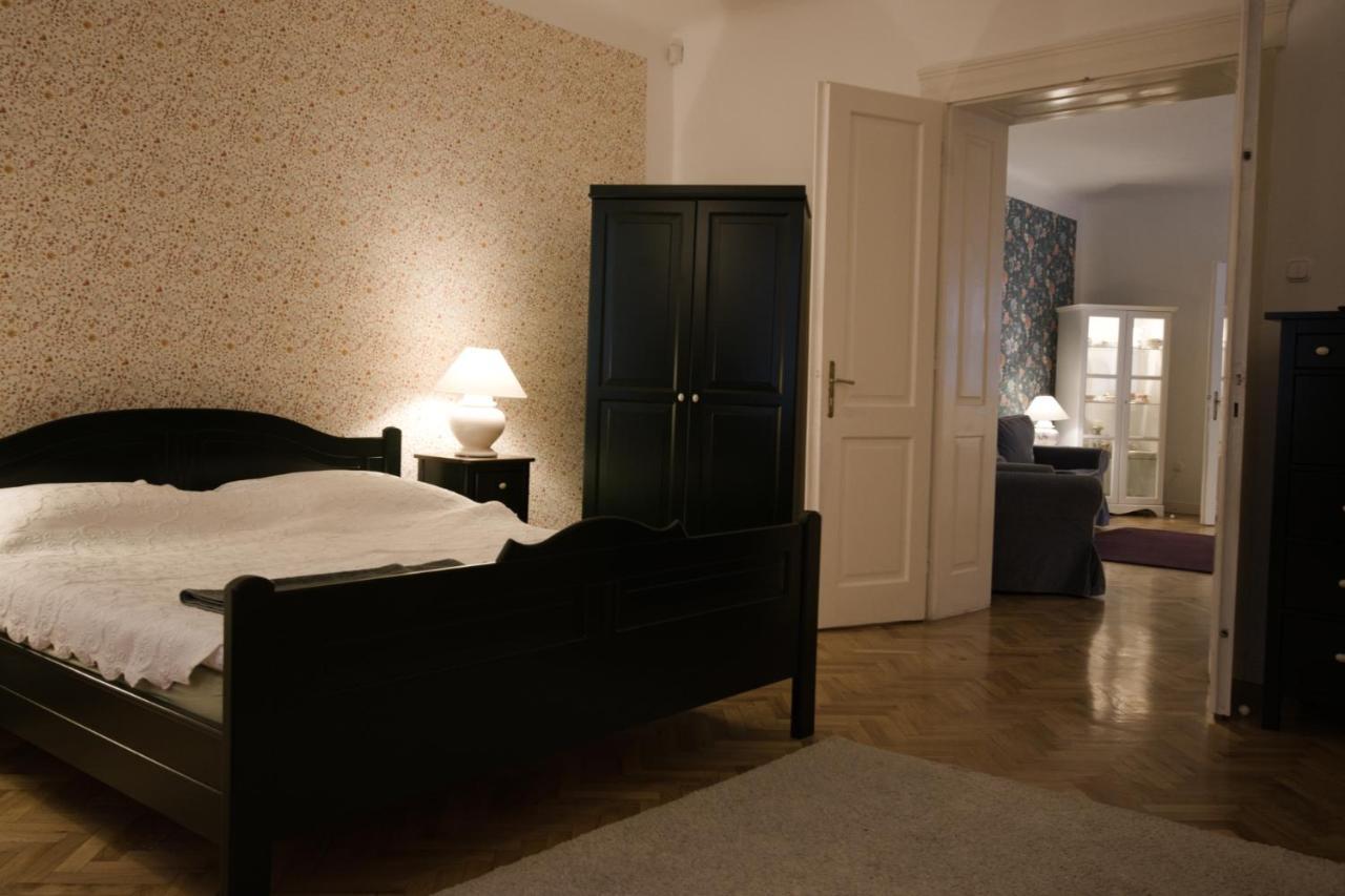 Ister Guesthouse Esztergom Exterior foto