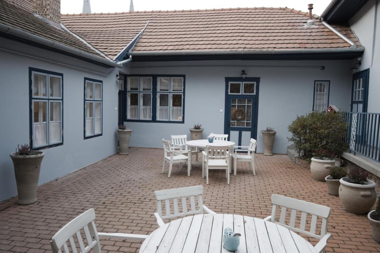 Ister Guesthouse Esztergom Exterior foto